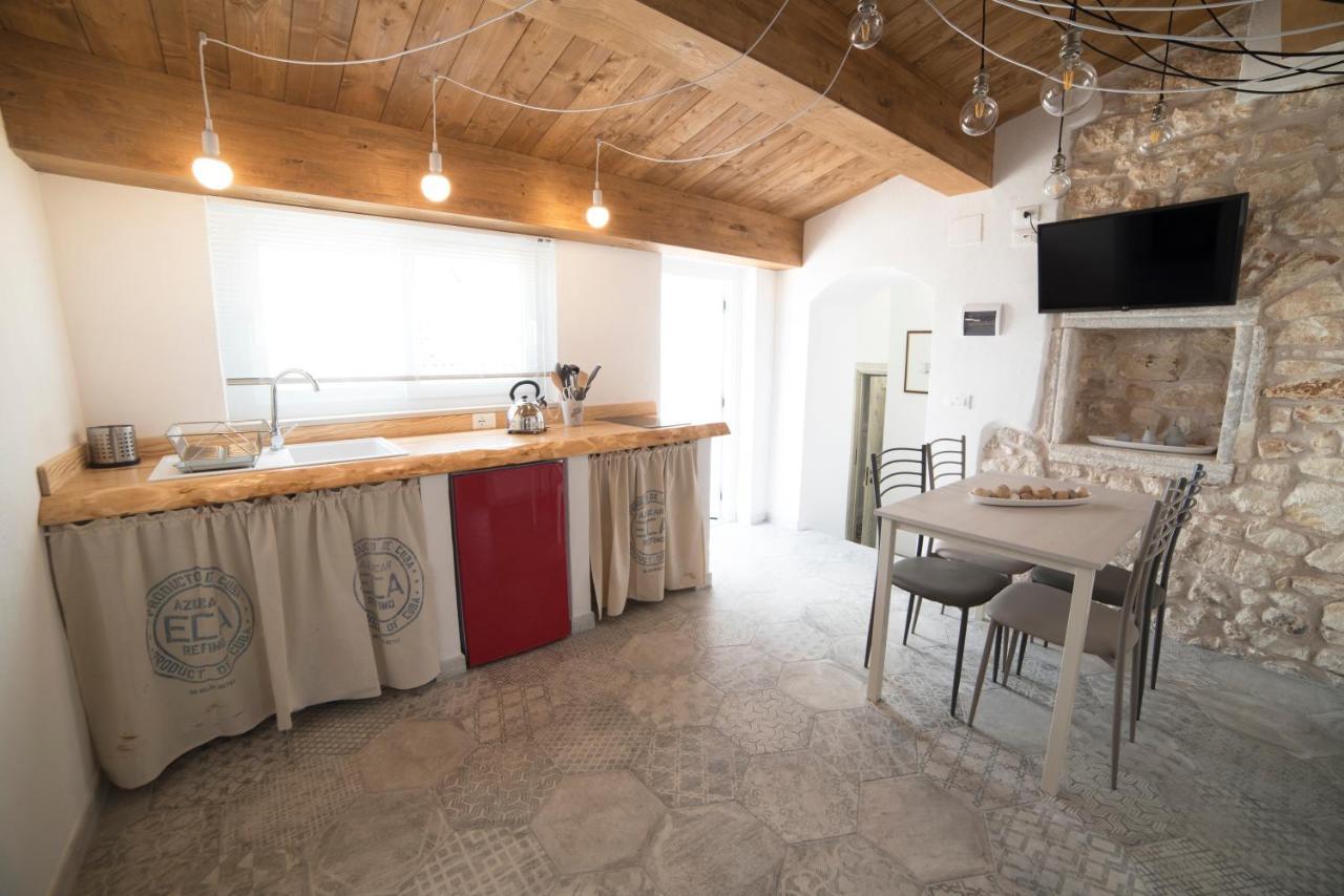 Aria Di Vico Aparthotel 维科德尔加尔加诺 外观 照片