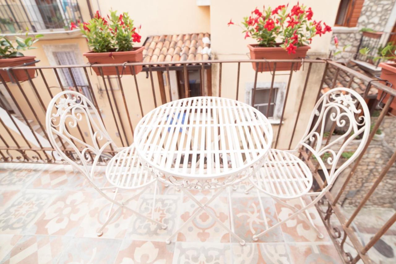 Aria Di Vico Aparthotel 维科德尔加尔加诺 外观 照片